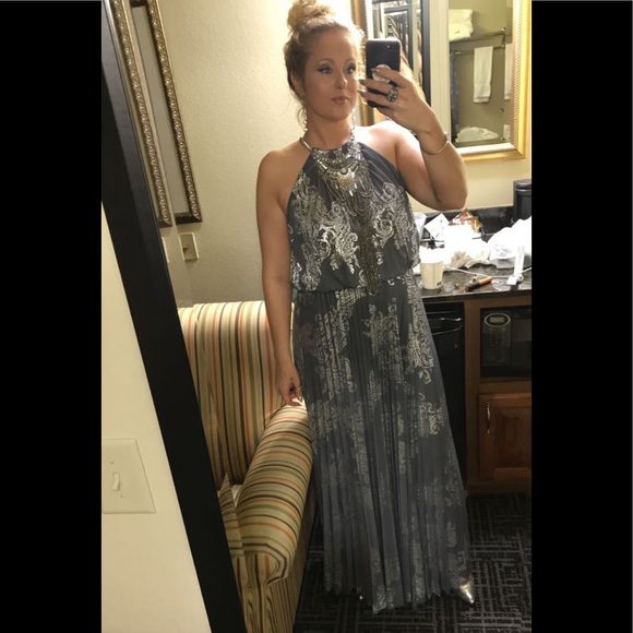 Silver Fancy Dress💁🏼‍♀️💁🏼‍♀️ - Picture 1 of 5